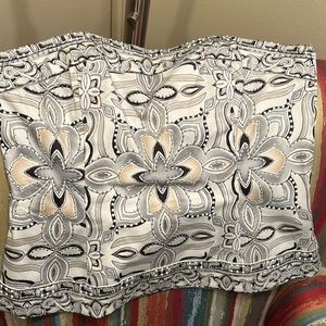 White House Black Market sleeveless top